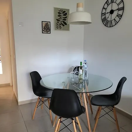 Beautiful, Modern In Sunny Lejlighed